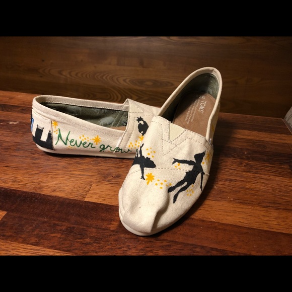 Handpainted Peter Pan TOMS - Picture 2 of 10